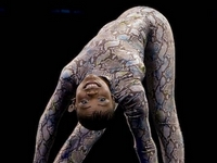 Cea mai flexibila femeie din lume