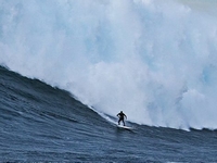 Cel mai mare val pentru surf